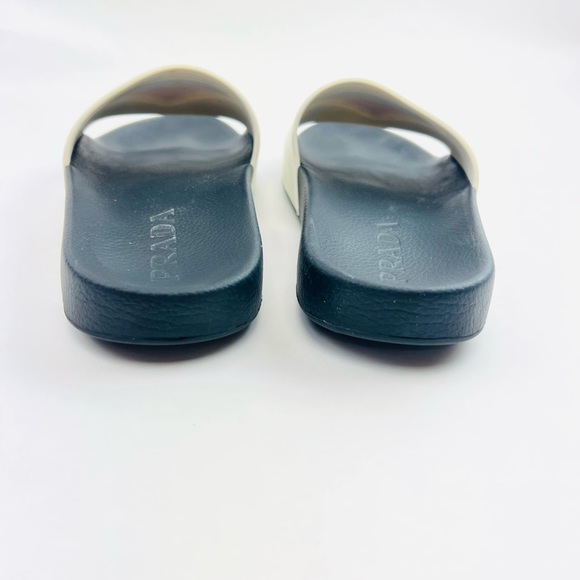 Prada: Black & White Rubber Flat Sandals Size: 8.5US - 38.5EU - Picture 7 of 7
